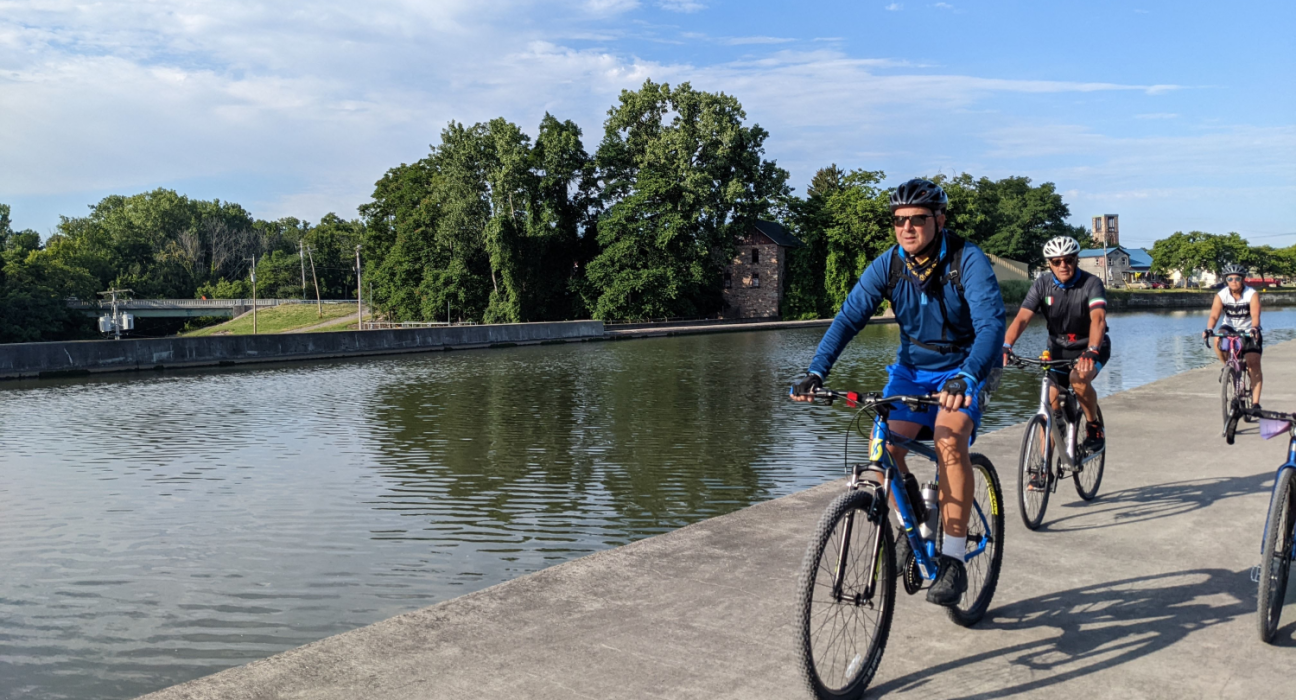 Cycle the Erie Canal tour